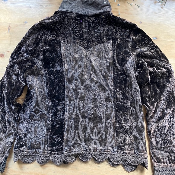 Flashback Shacket XL Brown Crushed Velvet, Sequins, Embroidery, Crotchet Trim - Picture 3 of 7